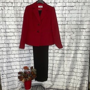 Le Suit 2 piece, size 4 petite, red blazer, black slacks